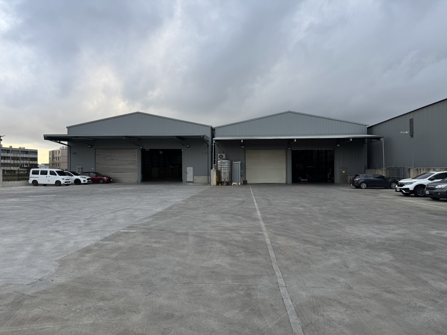 霖鍵通運現代化倉儲外觀，專業倉儲物流管理服務