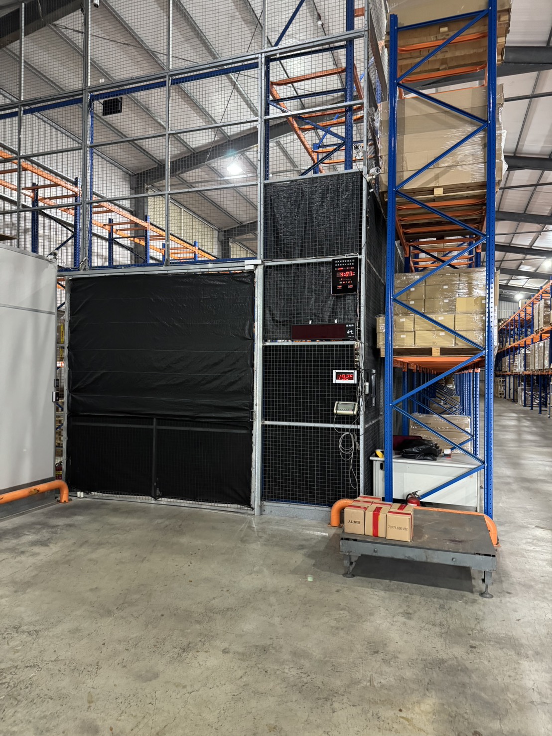 霖鍵通運倉庫貴重物品區，提供安全可靠的高價值貨物倉儲服務